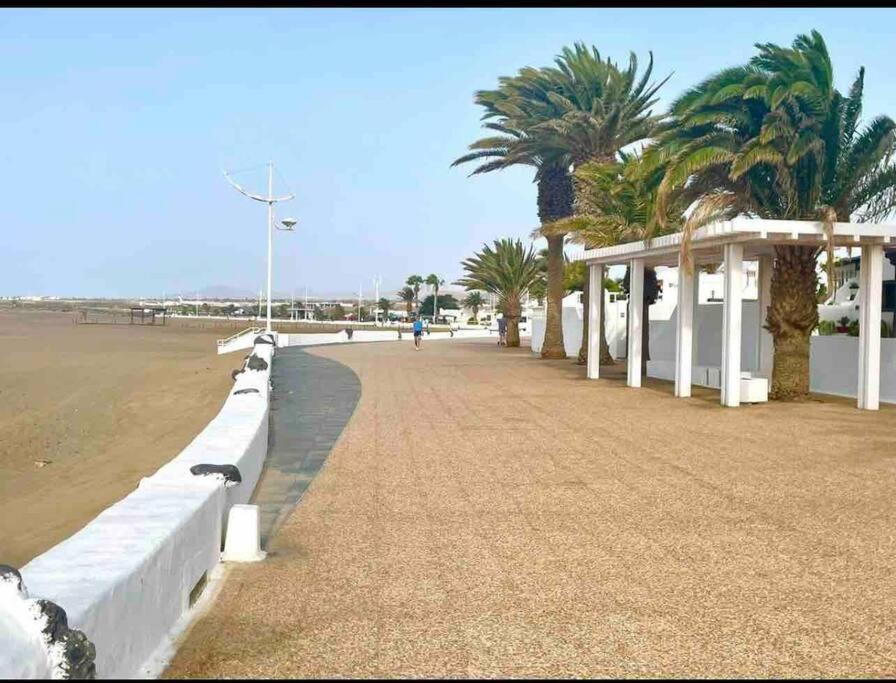 Casa Mesana Nuevo Apartamento En La Playa Con Aire Acondicionado Playa Honda  Bagian luar foto