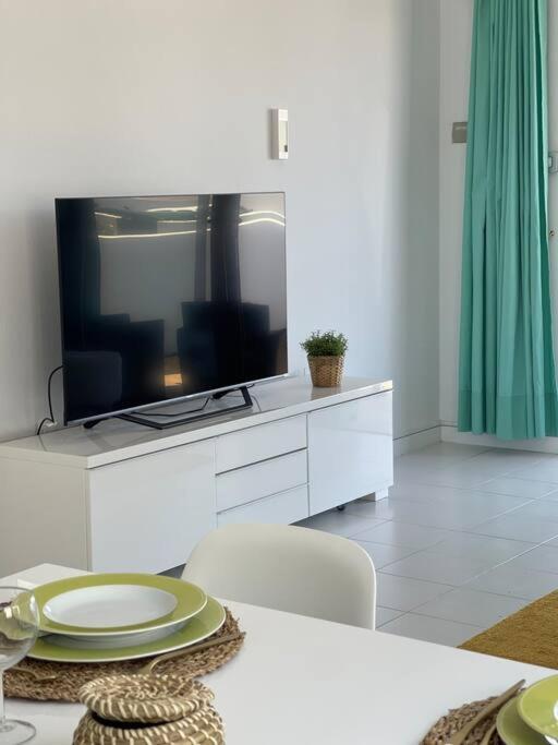 Casa Mesana Nuevo Apartamento En La Playa Con Aire Acondicionado Playa Honda  Bagian luar foto