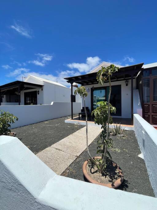 Casa Mesana Nuevo Apartamento En La Playa Con Aire Acondicionado Playa Honda  Bagian luar foto